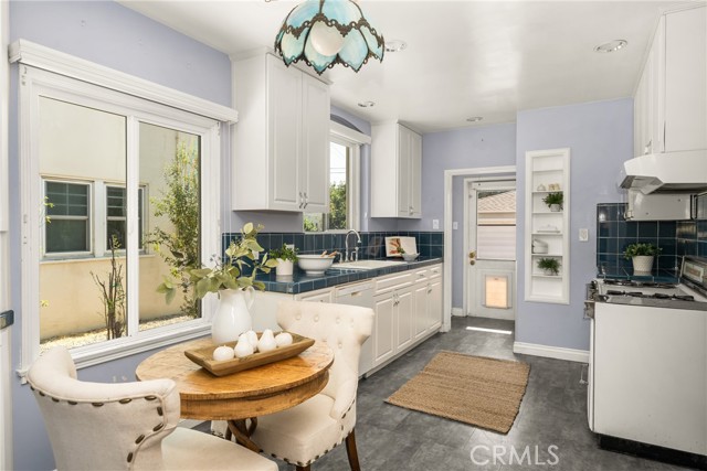 2412 Santiago Street, Santa Ana CA: https://media.crmls.org/medias/cac431ca-900d-4713-b8d7-1d721e032d7c.jpg