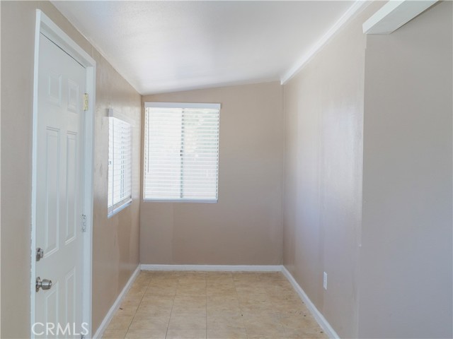 Detail Gallery Image 3 of 15 For 16705 C St, Victorville,  CA 92395 - 2 Beds | 1 Baths