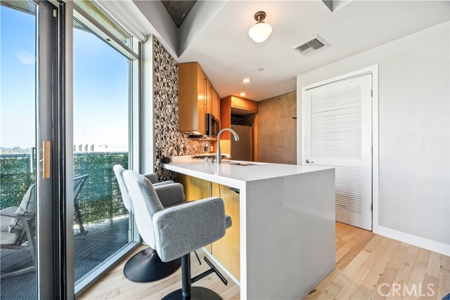 801 Ash Street, San Diego CA: https://media.crmls.org/medias/cac4f438-e928-489c-85f4-c1c1f24f0361.jpg