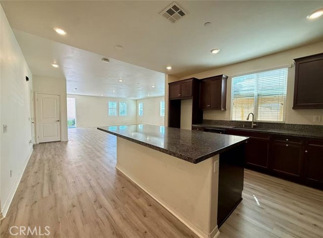 Detail Gallery Image 6 of 16 For 4263 S Glacier Trl, Ontario,  CA 91762 - 4 Beds | 3 Baths