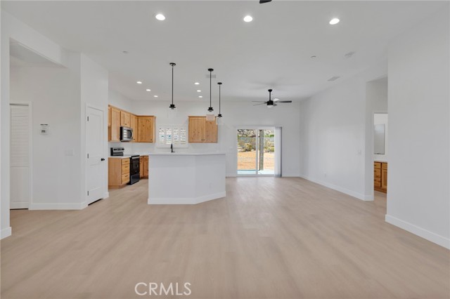 Detail Gallery Image 5 of 24 For 15575 Desert Star, Apple Valley,  CA 92307 - 4 Beds | 2 Baths