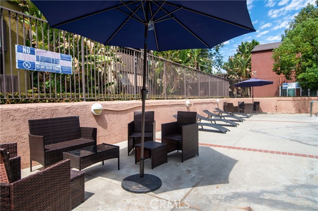 Detail Gallery Image 18 of 26 For 18350 Hatteras St #213,  Tarzana,  CA 91356 - 2 Beds | 2 Baths