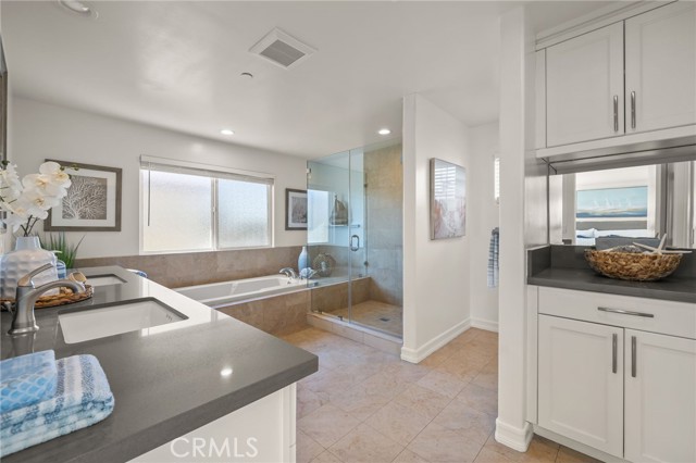 Detail Gallery Image 26 of 60 For 204 N Prospect #B,  Redondo Beach,  CA 90277 - 4 Beds | 3 Baths