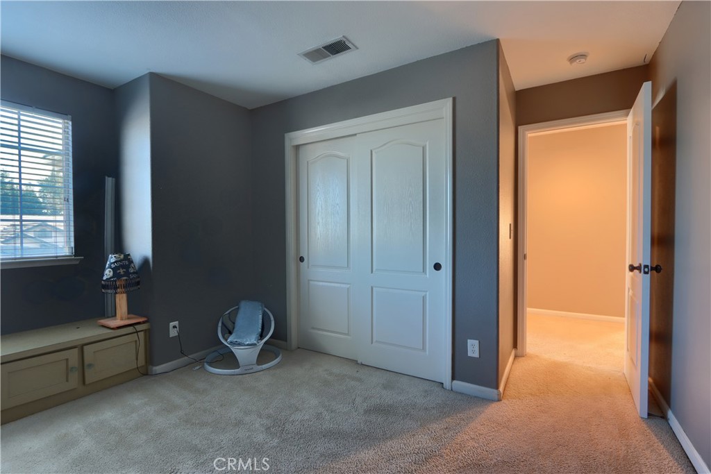 https://media.crmls.org/medias/cac63076-b2c5-4bc5-9b9b-3b0c4ca5ed4d.jpg?preset=X-Large
