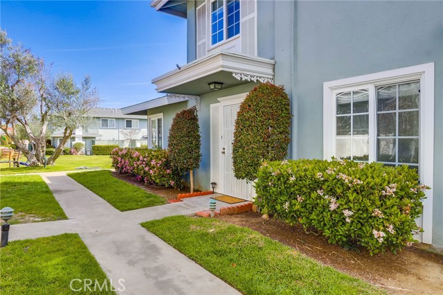 Detail Gallery Image 1 of 50 For 1845 Anaheim Ave 16c,  Costa Mesa,  CA 92627 - 3 Beds | 2 Baths