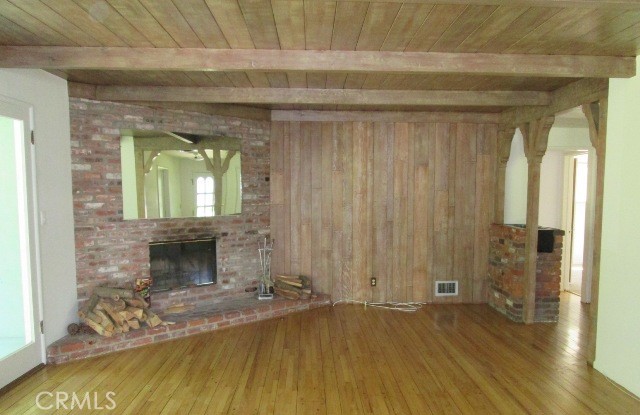 Detail Gallery Image 2 of 8 For 4718 Burnet Ave, Sherman Oaks,  CA 91403 - 3 Beds | 2 Baths