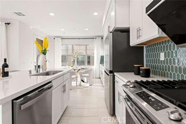 Detail Gallery Image 12 of 39 For 200 Winterbrook, Lake Forest,  CA 92610 - 2 Beds | 2/1 Baths