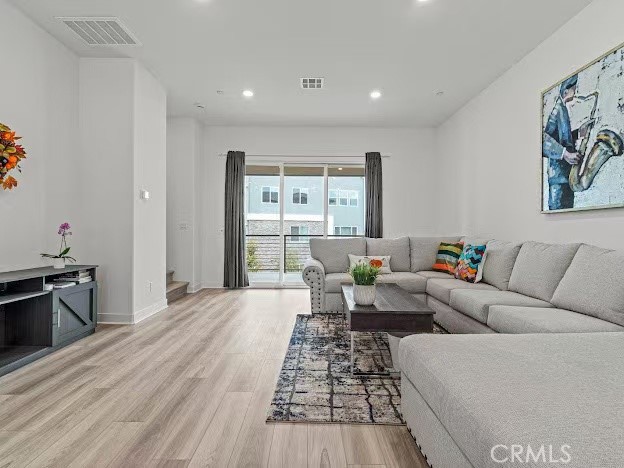 Detail Gallery Image 7 of 47 For 352 Tank, Irvine,  CA 92618 - 3 Beds | 3/1 Baths