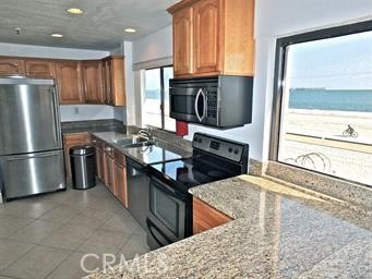 1750 E Ocean Boulevard, Long Beach CA: https://media.crmls.org/medias/cac9faaf-f77c-4f96-b12f-4dca007385cd.jpg