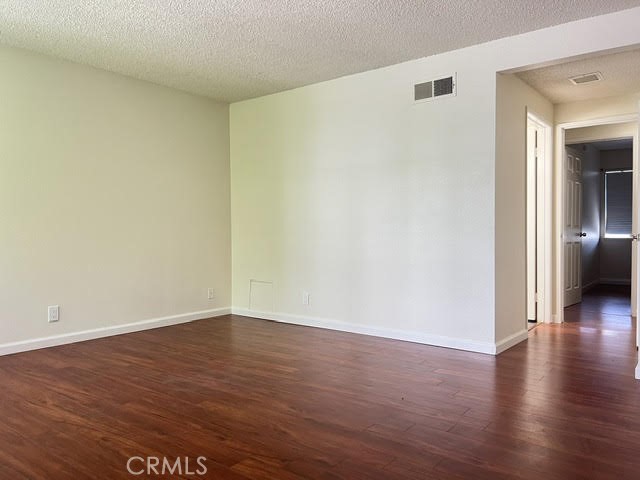 https://media.crmls.org/medias/cac9fde4-ddc6-4045-a080-9261b5de68b3.jpg?preset=X-Large
