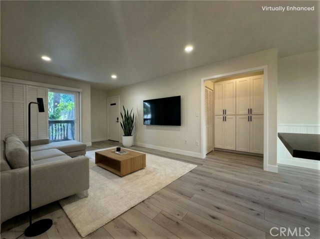 Detail Gallery Image 3 of 26 For 3219 Colorado, Santa Monica,  CA 90404 - 2 Beds | 2 Baths