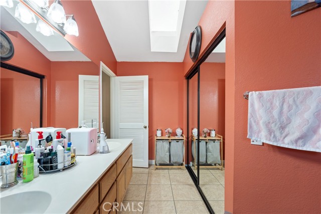 7726 Whitney Drive, Jurupa Valley CA: https://media.crmls.org/medias/cacb4c0f-1fb2-4dc3-a020-b86f458f683d.jpg