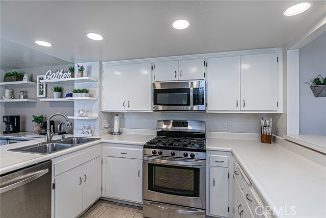 Detail Gallery Image 13 of 36 For 200 Village Circle, Lompoc,  CA 93436 - 2 Beds | 1/1 Baths