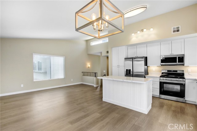 8353 Sunset Trail Place, Rancho Cucamonga CA: https://media.crmls.org/medias/cacb70ec-ea01-4798-90c1-5bdc94eafb35.jpg