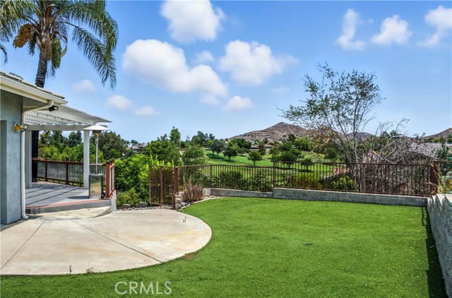Detail Gallery Image 9 of 47 For 30700 Spyglass Way, Menifee,  CA 92587 - 5 Beds | 3/1 Baths