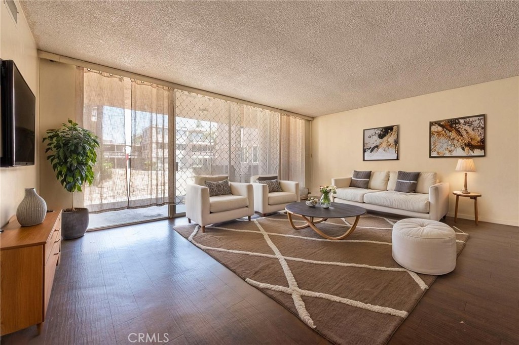 MLS #IV25122592 img 2