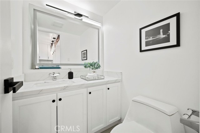 Detail Gallery Image 10 of 27 For 14348 Riverside Dr #10,  Sherman Oaks,  CA 91423 - 3 Beds | 3 Baths