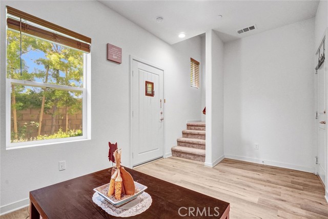 Detail Gallery Image 6 of 33 For 3540 W Savanna St, Anaheim,  CA 92804 - 2 Beds | 2/1 Baths
