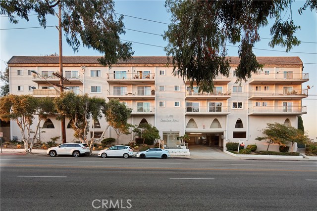 1108 Camino Real, Redondo Beach, California 90277, 3 Bedrooms Bedrooms, ,4 BathroomsBathrooms,Residential,Sold,Camino Real,SB20144343