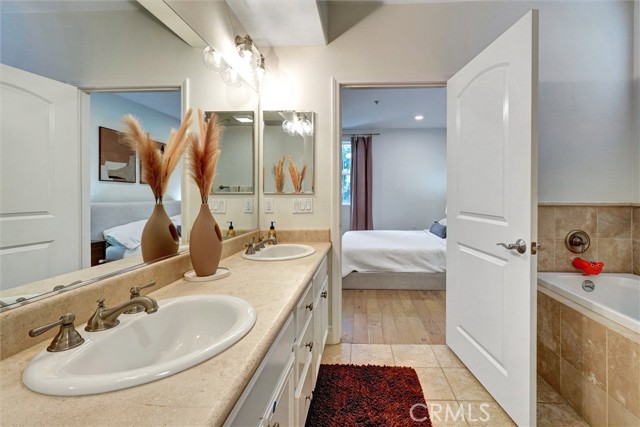 13935 Burbank, 105 photo 31
