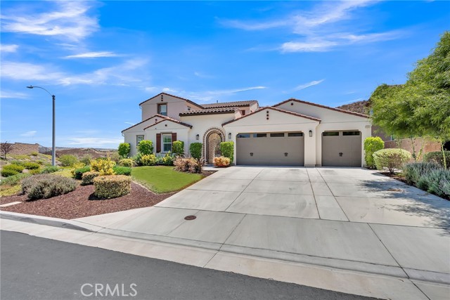 Detail Gallery Image 2 of 19 For 12237 Cortona Pl, Riverside,  CA 92503 - 4 Beds | 4/2 Baths