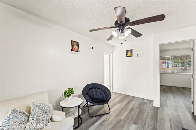 Detail Gallery Image 8 of 44 For 370 E La Verne Ave, Pomona,  CA 91767 - 5 Beds | 2 Baths