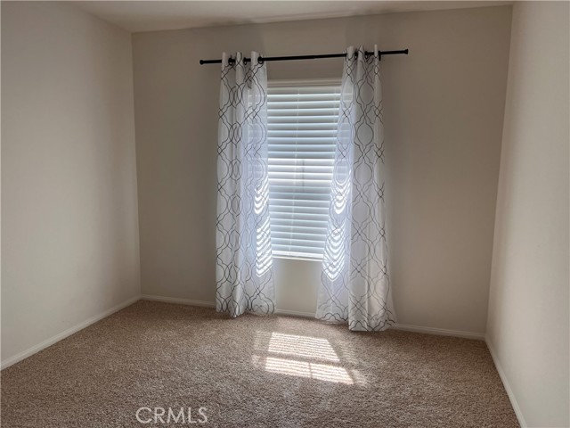 Detail Gallery Image 12 of 13 For 12919 Claremore St, Victorville,  CA 92392 - 3 Beds | 2/1 Baths