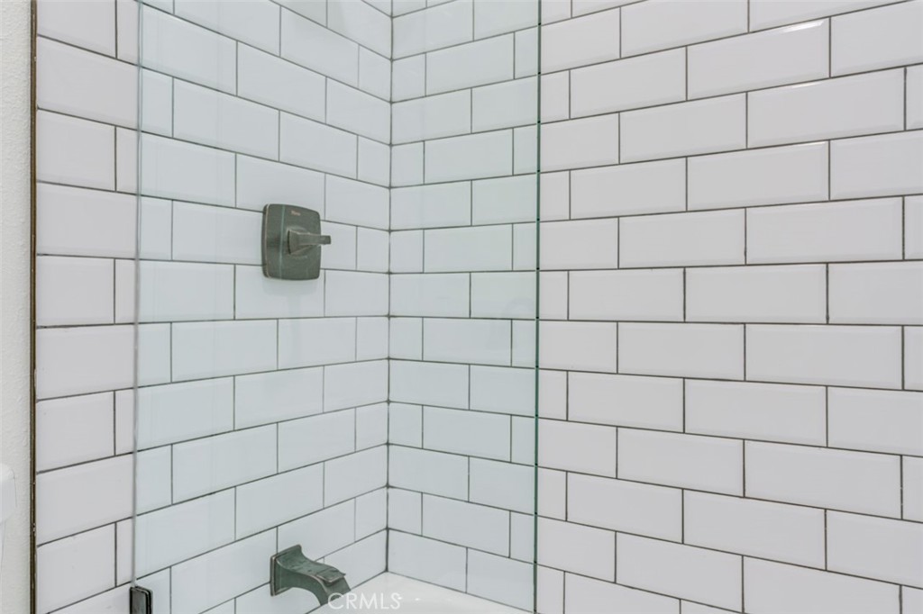 https://media.crmls.org/medias/cad1de67-f5f8-4ea0-97a2-0a86771450ae.jpg?preset=X-Large