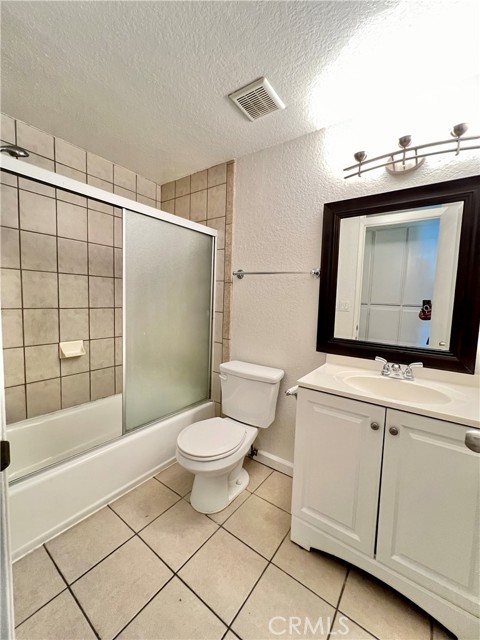 Detail Gallery Image 13 of 22 For 1071 Clark St, Riverside,  CA 92501 - 3 Beds | 2/1 Baths
