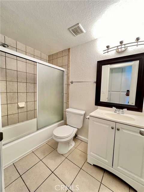 Detail Gallery Image 13 of 22 For 1071 Clark St, Riverside,  CA 92501 - 3 Beds | 2/1 Baths