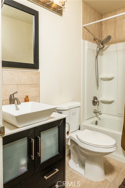 Detail Gallery Image 20 of 26 For 16710 Orange #L59,  Paramount,  CA 90723 - 3 Beds | 2/1 Baths