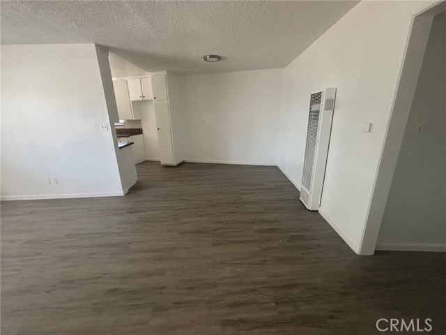 144 W Hillsdale Street, Inglewood CA: https://media.crmls.org/medias/cad42840-7b80-4ffe-80a5-d836941dc6ba.jpg