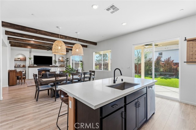 Detail Gallery Image 16 of 59 For 588 Overstone Ave, Madera,  CA 93636 - 5 Beds | 2/1 Baths