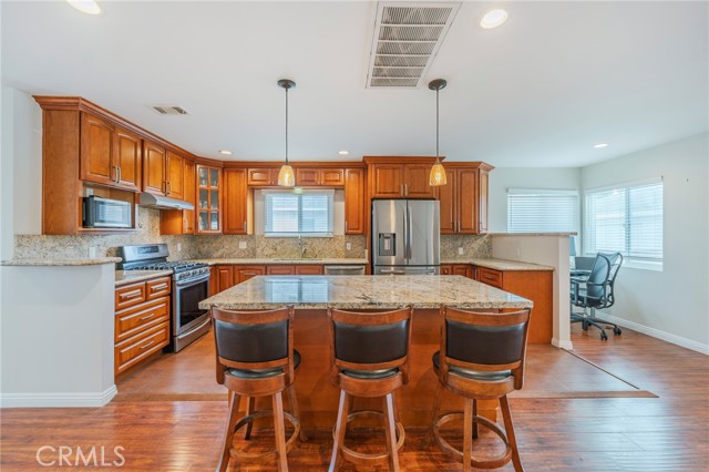 21514 Ellinwood Drive, Torrance CA: https://media.crmls.org/medias/cad459c8-a99e-4661-960d-064a23e66afd.jpg