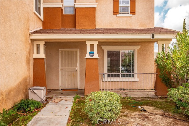 Detail Gallery Image 4 of 38 For 38609 Erika, Palmdale,  CA 93551 - 5 Beds | 3 Baths