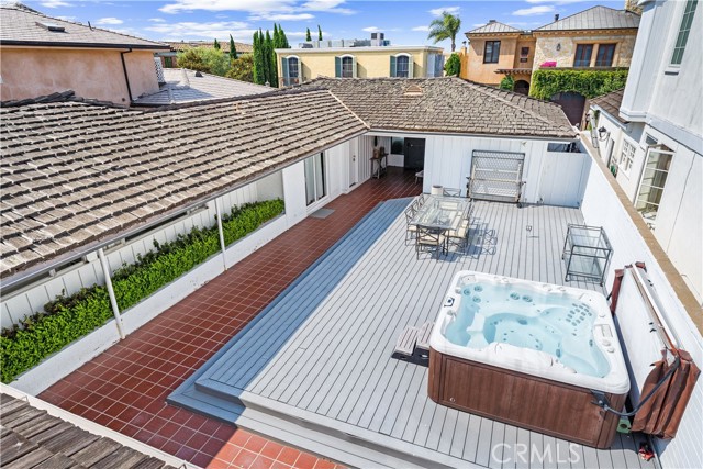 Detail Gallery Image 24 of 36 For 11 Harbor Is, Newport Beach,  CA 92660 - 3 Beds | 2 Baths