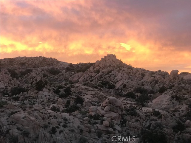 56564 Nelson Avenue, Yucca Valley CA: https://media.crmls.org/medias/cad4f3f6-1c2c-42f4-a2aa-cbda51deff0e.jpg