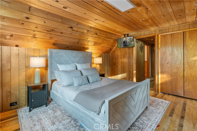 Detail Gallery Image 17 of 37 For 39521 Lake Dr, Big Bear Lake,  CA 92315 - 4 Beds | 2 Baths