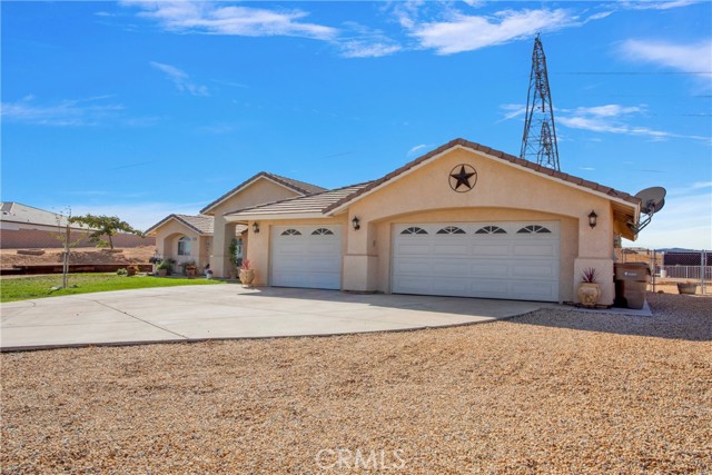 Detail Gallery Image 5 of 62 For 12227 Farmington St, Oak Hills,  CA 92344 - 4 Beds | 2/1 Baths