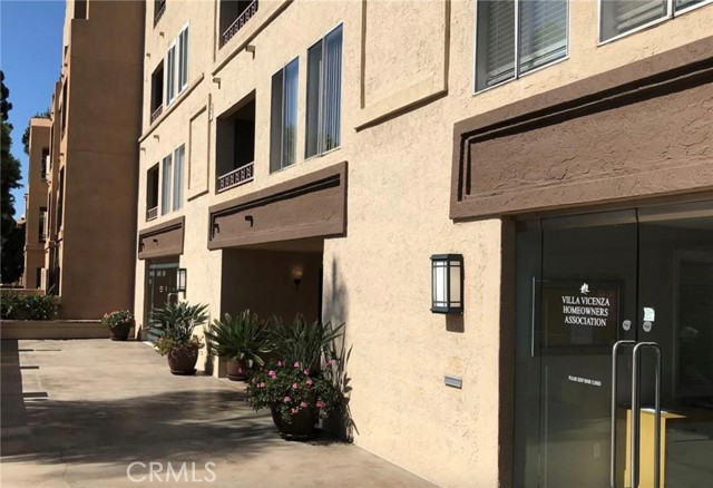 Detail Gallery Image 2 of 5 For 8889 Caminito Plaza Centro #7304,  San Diego,  CA 92122 - 2 Beds | 2 Baths