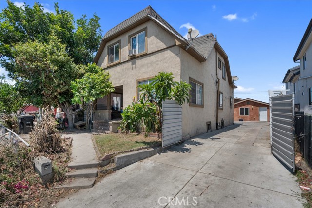 229 W 82nd Street, Los Angeles CA: https://media.crmls.org/medias/cad73140-7ba0-4db2-b5d0-bf4a0b2a0cd4.jpg