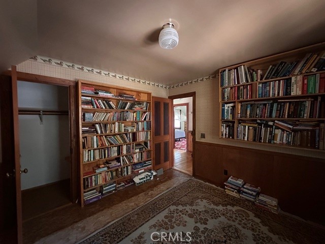 https://media.crmls.org/medias/cad734f7-01e3-437f-ac82-4889cd6e6c2e.jpg?preset=X-Large