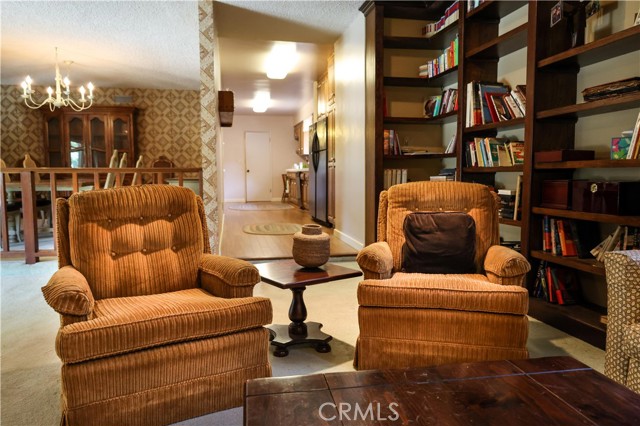 Detail Gallery Image 14 of 20 For 10035 Gierson Ave, Chatsworth,  CA 91311 - 4 Beds | 3 Baths