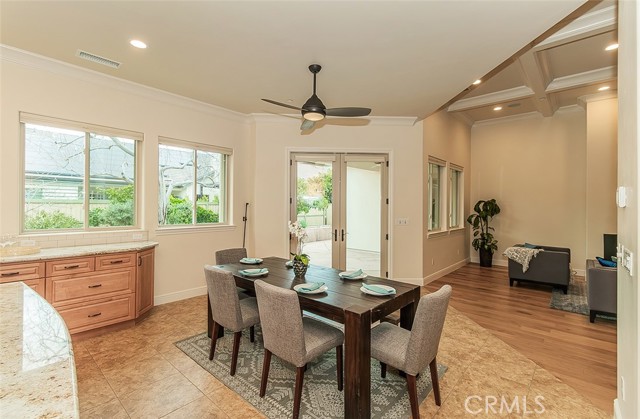 1562 N Empire Lane, Clovis CA: https://media.crmls.org/medias/cad781c0-7ff7-499b-86d1-8acdffd44130.jpg