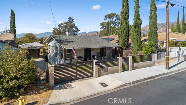 Detail Gallery Image 3 of 32 For 10403 Mcclemont Ave, Tujunga,  CA 91042 - 2 Beds | 1/1 Baths