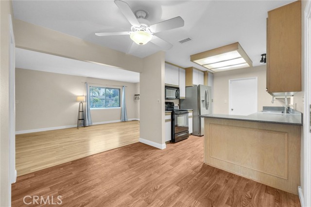 Detail Gallery Image 5 of 18 For 13711 Chestnut St, Westminster,  CA 92683 - 3 Beds | 2 Baths