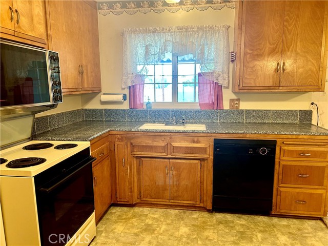 Detail Gallery Image 8 of 28 For 11606 Madison St, Yucaipa,  CA 92399 - 2 Beds | 2 Baths