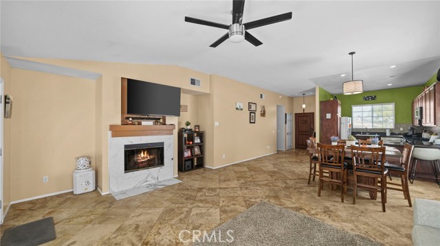 Detail Gallery Image 7 of 30 For 1204 Salem Dr, Corona,  CA 92881 - 3 Beds | 2 Baths