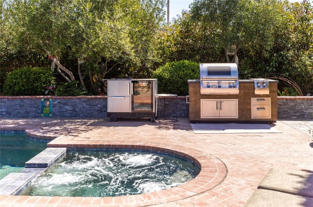 10762 Meads, Orange CA: https://media.crmls.org/medias/cad98af1-26da-41f5-81f0-e301179b81ca.jpg