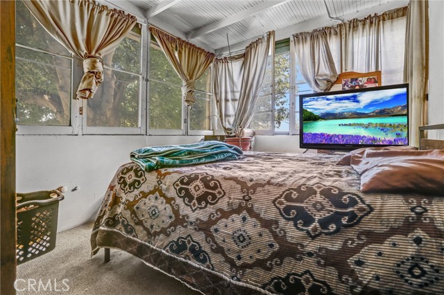 1470 W Adams Boulevard, Los Angeles CA: https://media.crmls.org/medias/cad9fecb-6d3f-4aae-8e0d-6f2f133e731d.jpg